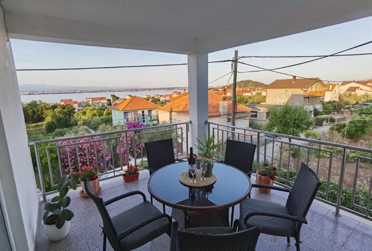 Apartman Sara Preko Exterior foto