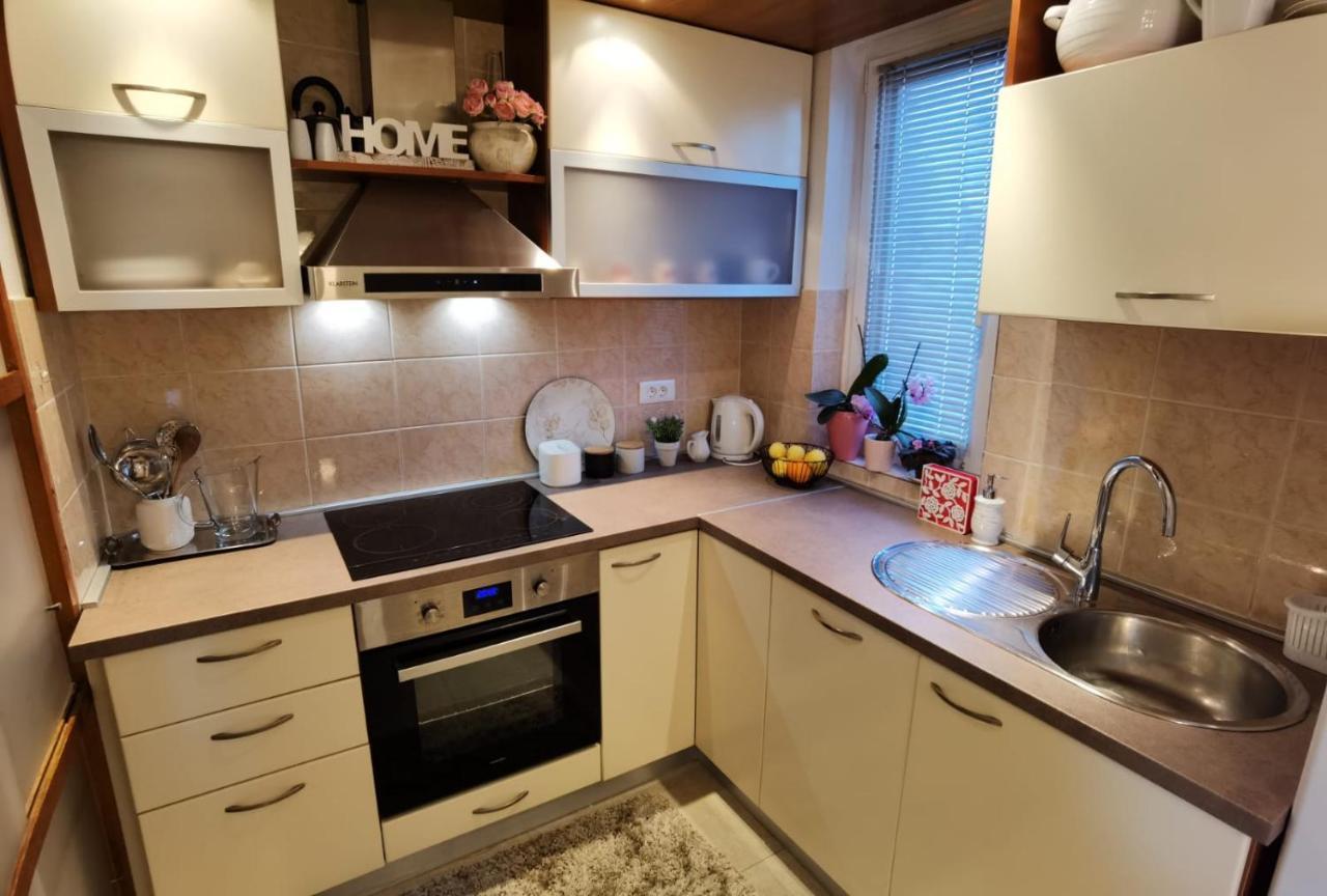 Apartman Sara Preko Exterior foto