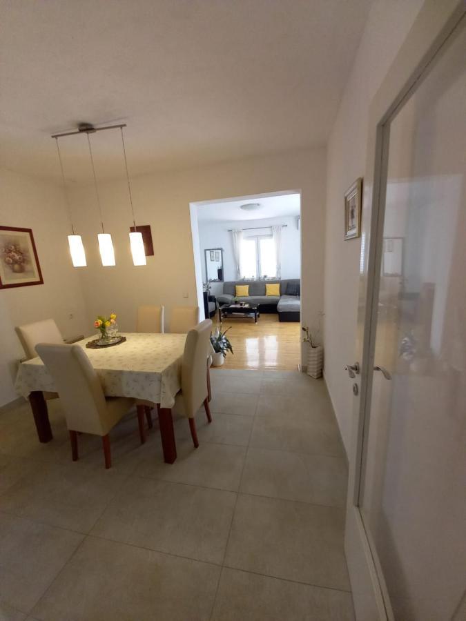 Apartman Sara Preko Exterior foto